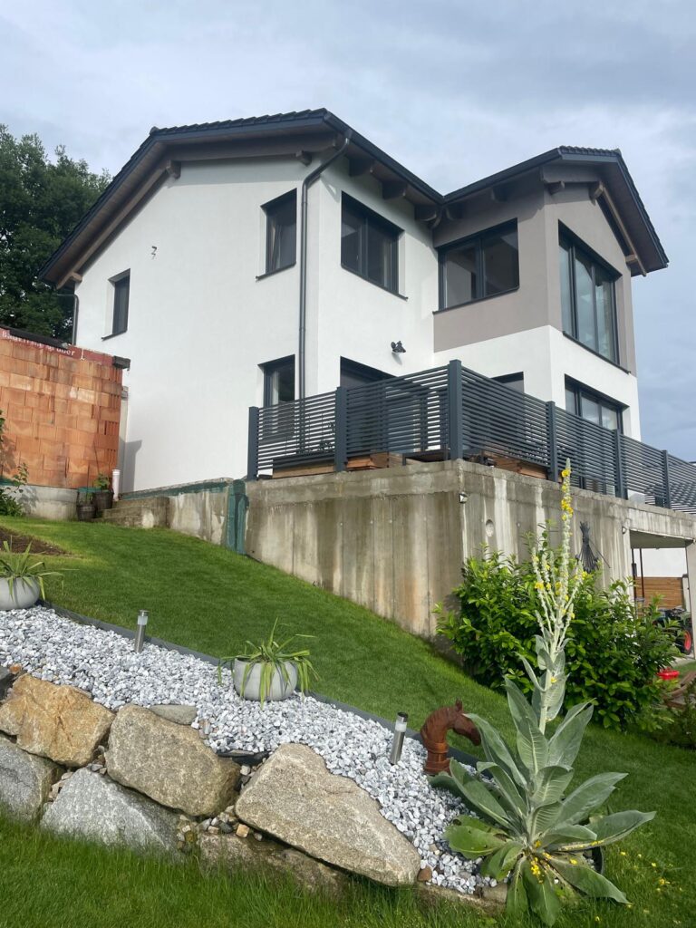 Unsere Leistungen für Fassadenanstrich & Schutzbeschichtung